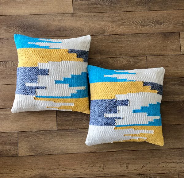 Smyrna Koleksiyonundan ''Bee Blue'' Kırlent Kılıfı